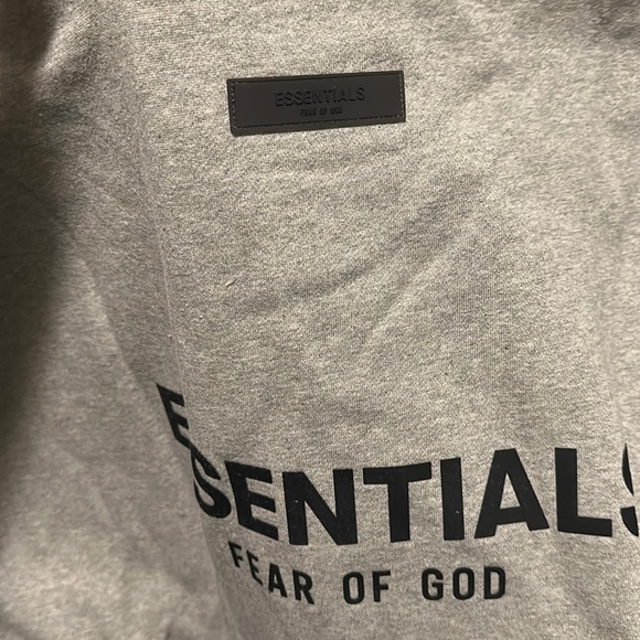 NWT! Fear of God Essentials Relaxed Mock Neck Sweatshirt XL Dark Oatmeal Grey - Picture 4 of 12